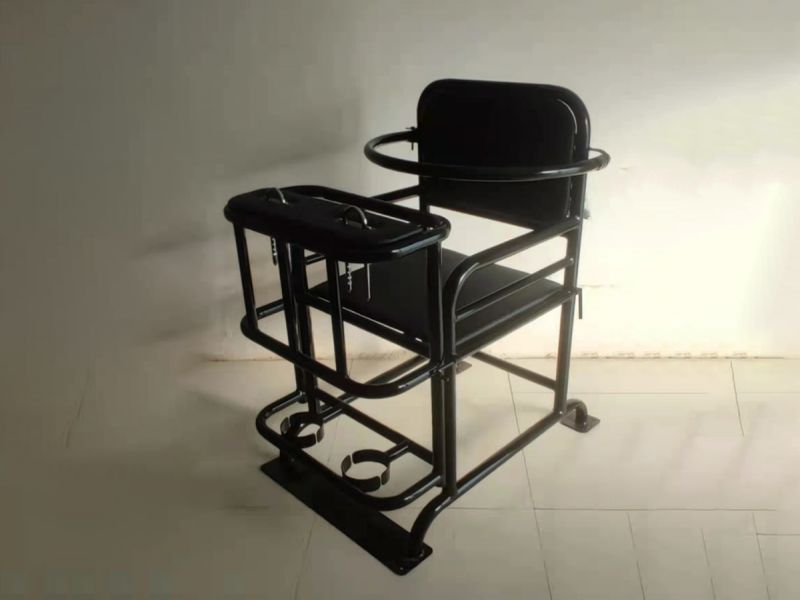 鐵質約束椅
